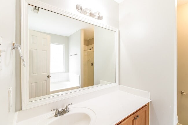 Building Photo - 6402 Mountain Pines Ln