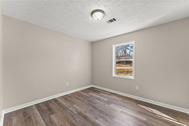Building Photo - 175 Cedar Ridge Dr