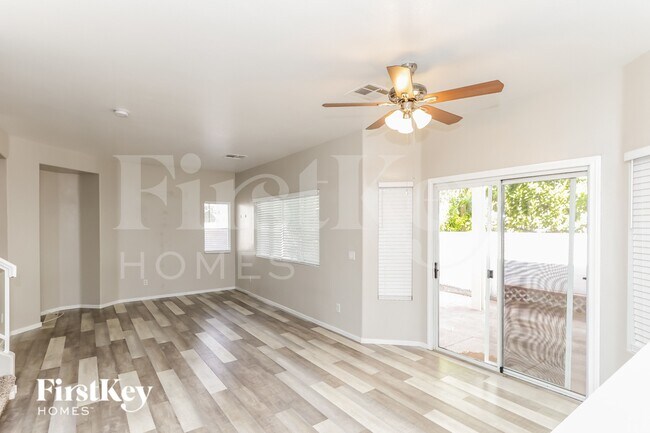 Building Photo - 812 New Season Ct