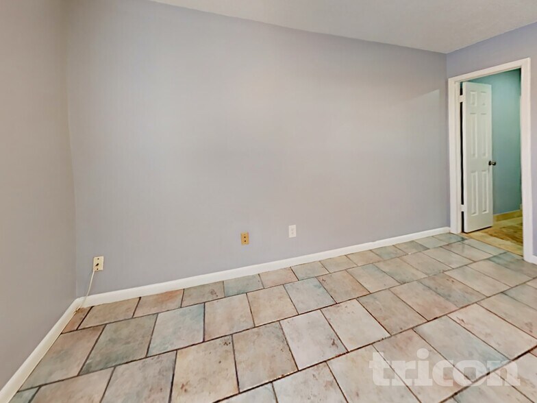 Building Photo - 10516 Parkcrest Dr