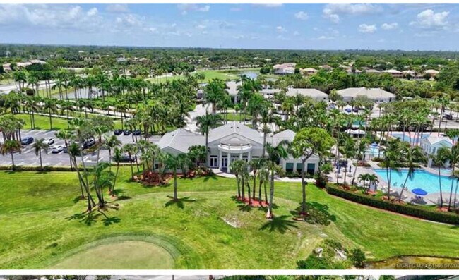 Building Photo - 2261 Ridgewood Cir