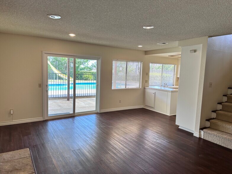 Building Photo - 3218 Tannencrest Dr
