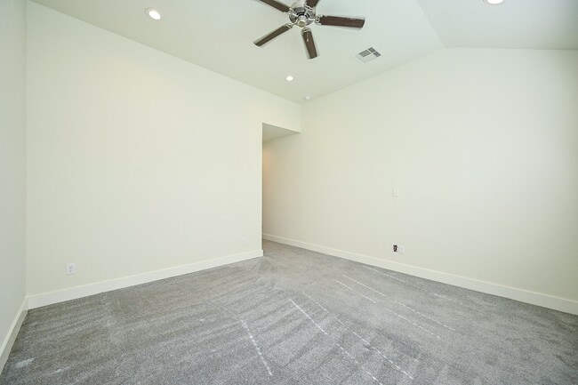 Building Photo - 1106 Fuschia Rd