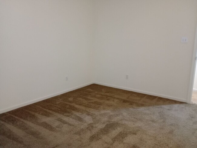 Building Photo - 5005-5007 Carrie Ridge Dr.