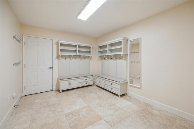 Building Photo - 1215 Campton Ct