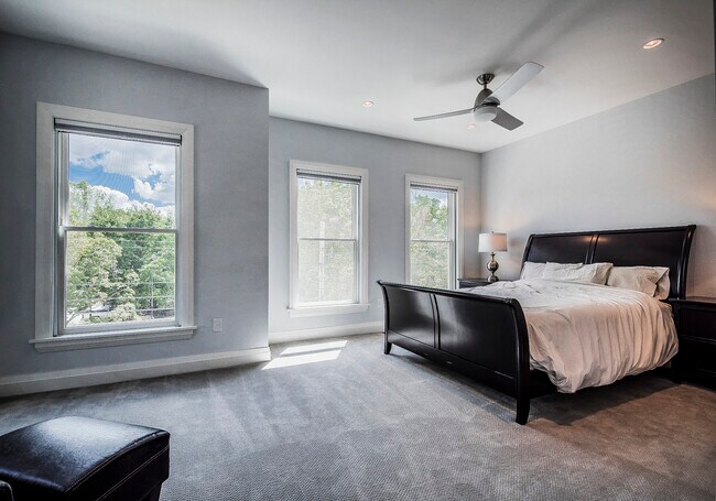 Building Photo - 118 W Starr Ave