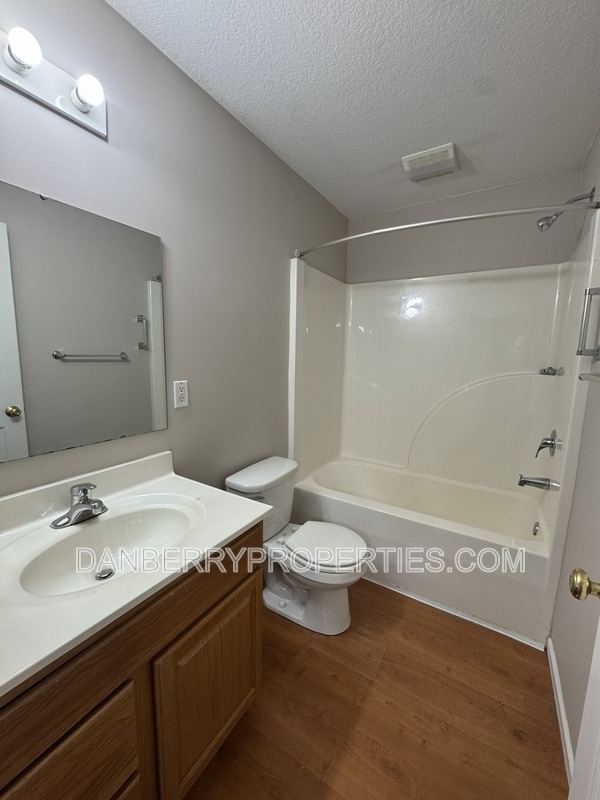 Building Photo - 216 Madison Ave