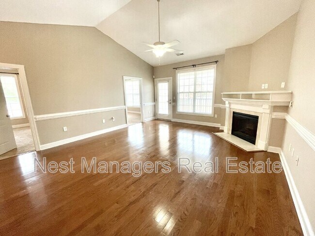 Building Photo - 1922 Harcourt Cir