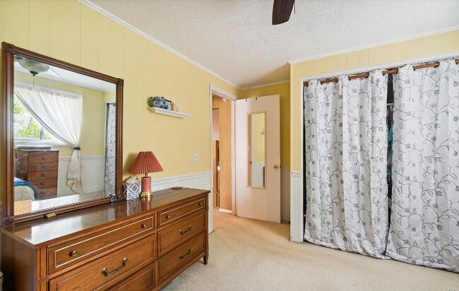 Building Photo - 4900 Woodlyn Dr