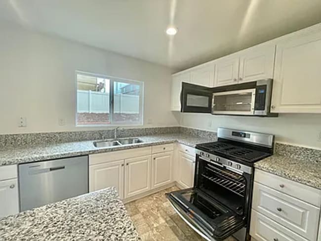 Building Photo - 20182 Sanquinella Cir