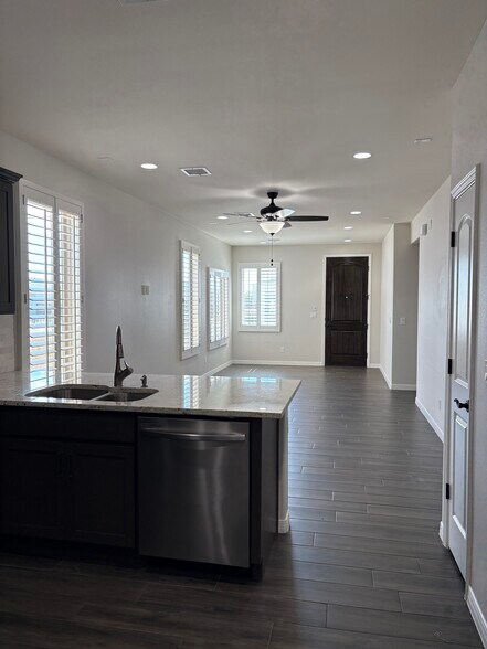 Building Photo - 14735 Pebble Hills Blvd