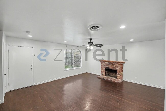 Building Photo - 766 E Pillsbury St