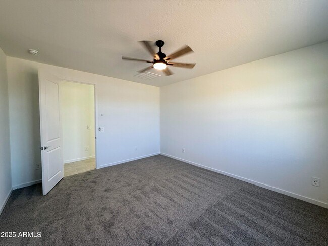 Building Photo - 4164 W Yolanda Ln