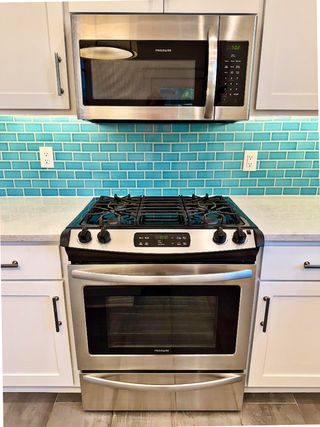Building Photo - Beautifully Updated Historic Home in Midto...