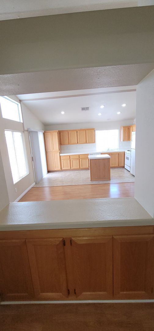 Building Photo - Beautiful Single Story Summerlin Home on a corner lot.