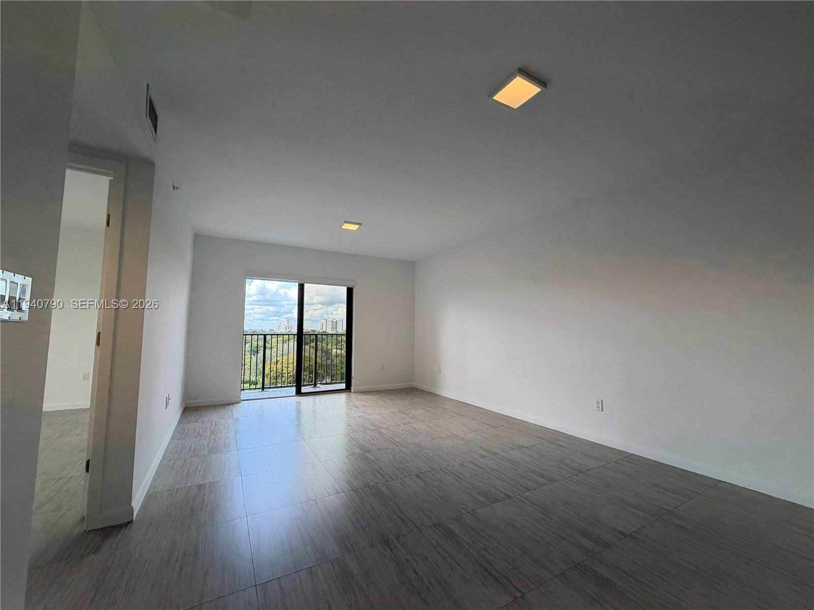 Building Photo - 1801 SW 32nd Ave
