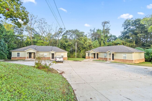 Building Photo - 800 Martin St