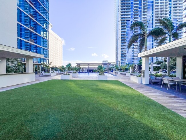 Building Photo - 1388 Kapiolani Blvd