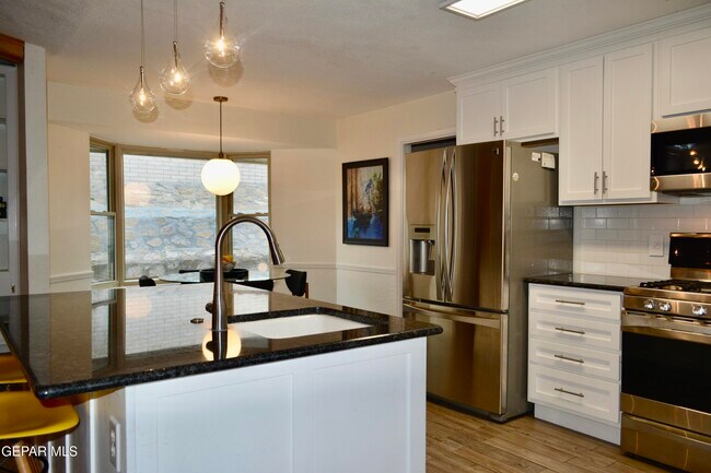 Building Photo - 10640 Vista Alegre Dr