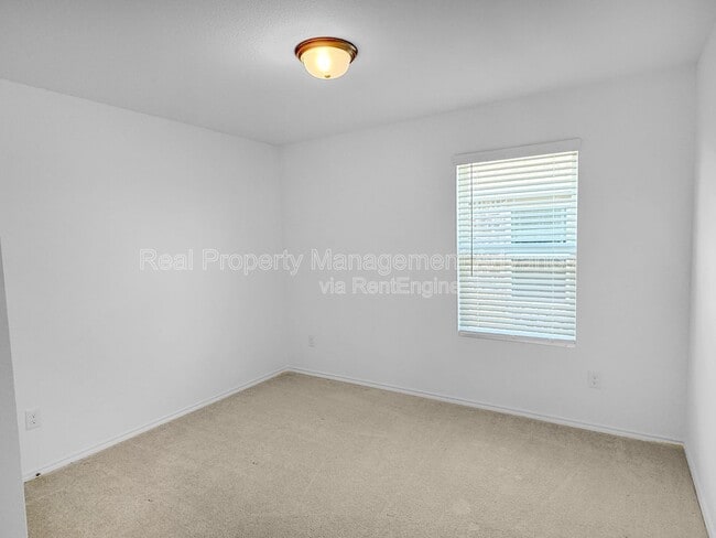 Building Photo - 846 Breakwater Dr