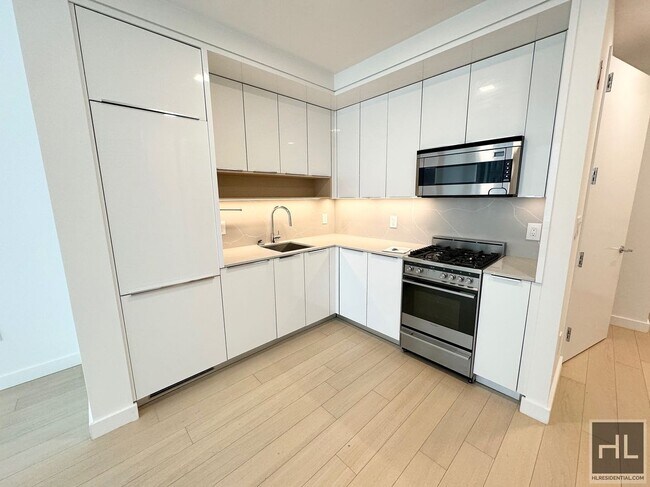 Building Photo - BROAD STREET