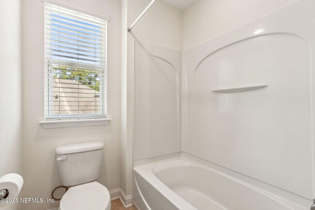 Building Photo - 11470 Glenlaurel Oaks Cir