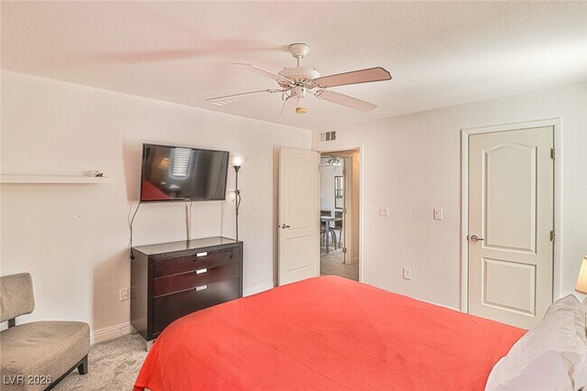 Building Photo - 5055 W Hacienda Ave