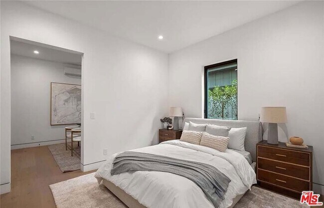 Building Photo - 4453 Gentry Ave