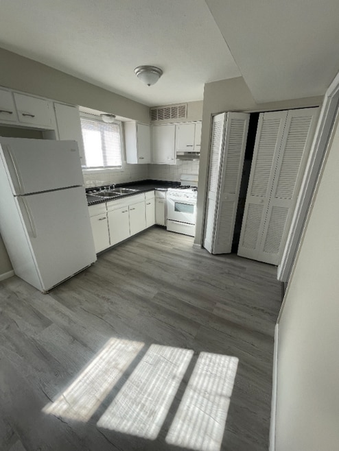 Building Photo - 343 Pershing Ave NE