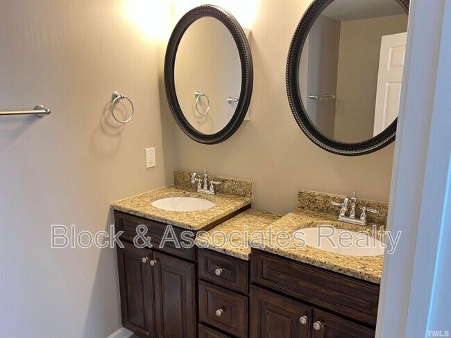 Building Photo - 2936 Settle In Ln