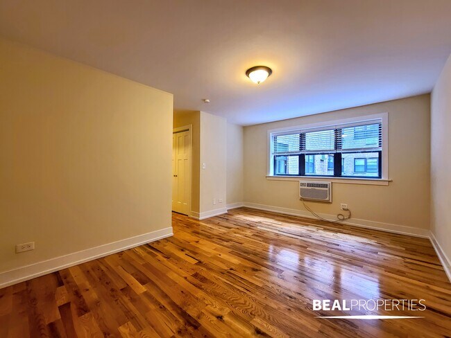 Building Photo - 555 W Arlington Pl