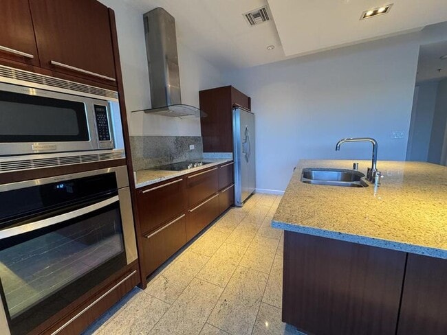 Building Photo - 4471 Dean Martin Dr