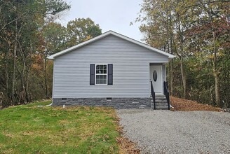 Building Photo - Charming 3 Bedroom Home in Tullahoma!