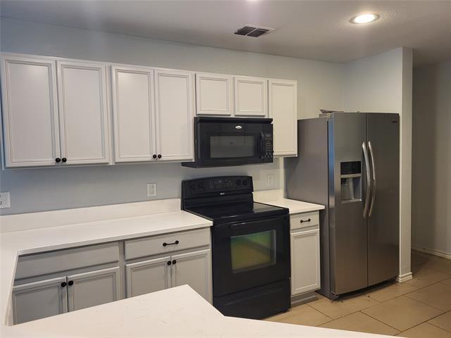 Building Photo - 6925 Planters Row Dr