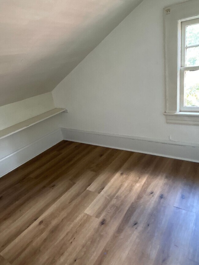 Building Photo - 2923 Melrose Ave NW