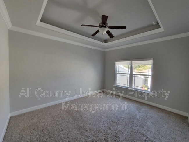 Building Photo - 5104 NW 21st Dr