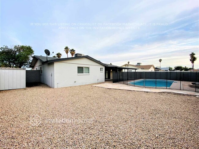Building Photo - 4800 S Taylor Dr