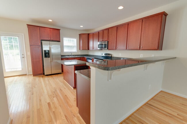 Building Photo - 2170 Saranac Ct