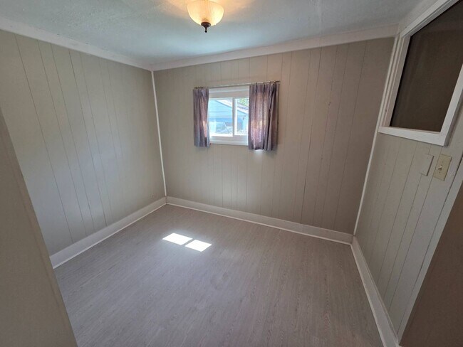 Building Photo - 3027 Fortune Ave