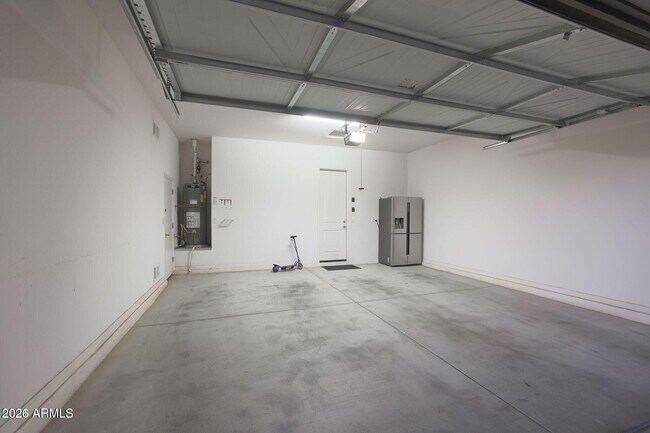 Building Photo - 18626 W Elm St