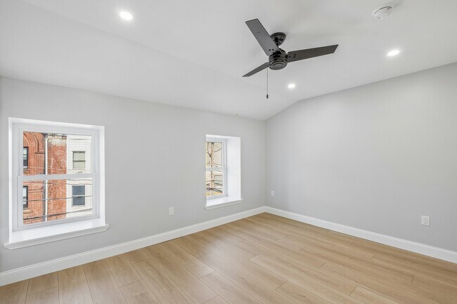 Building Photo - 617 S 8th St
