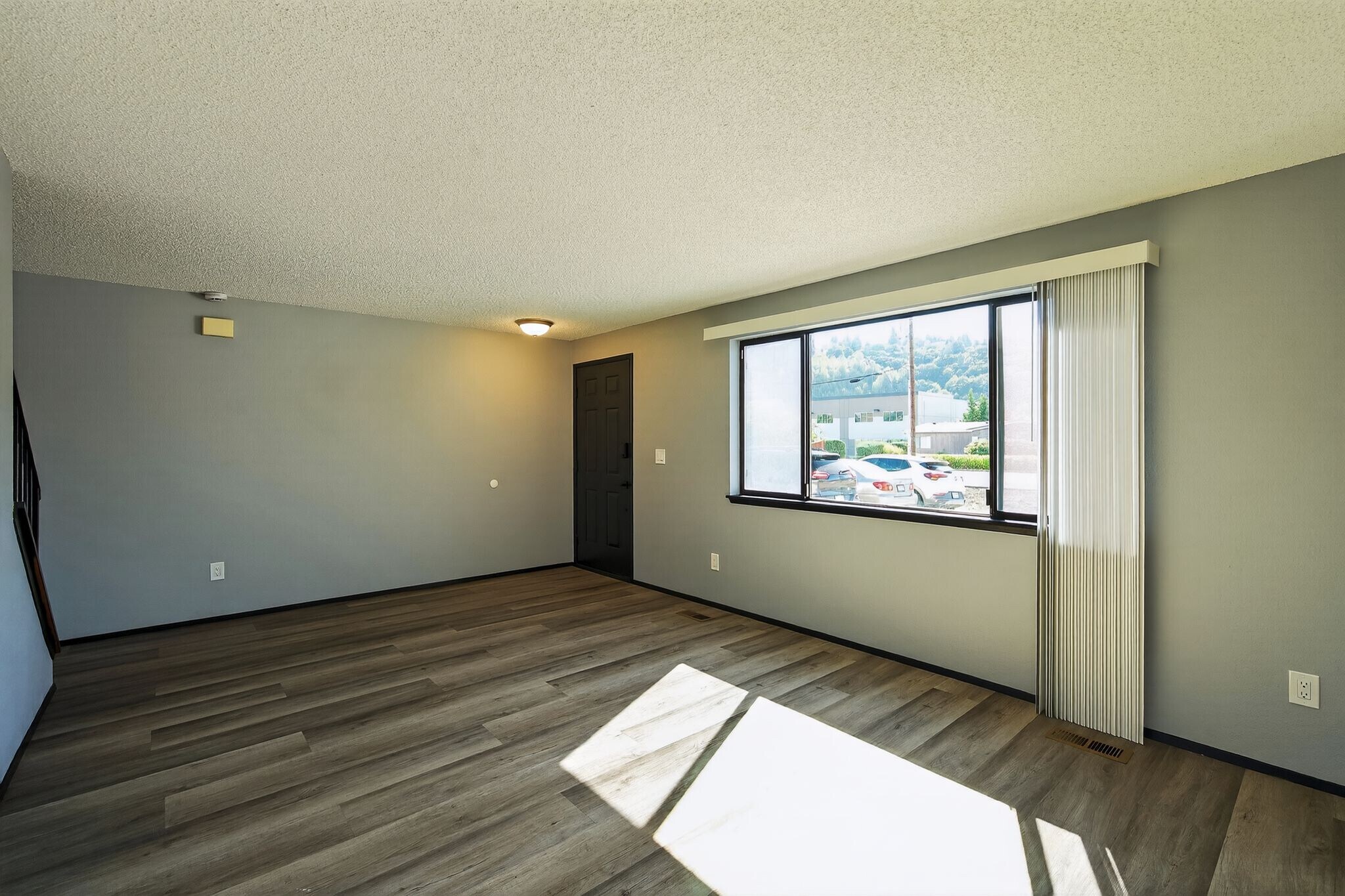 Building Photo - 912 Algona Blvd N