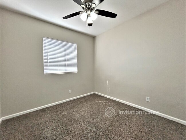 Building Photo - 11214 W Almeria Rd