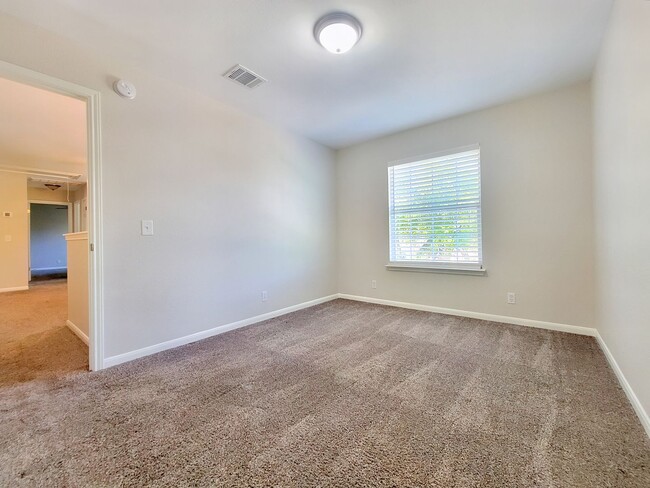 Building Photo - Beautiful Single Family - 4/BR 2.5/BA