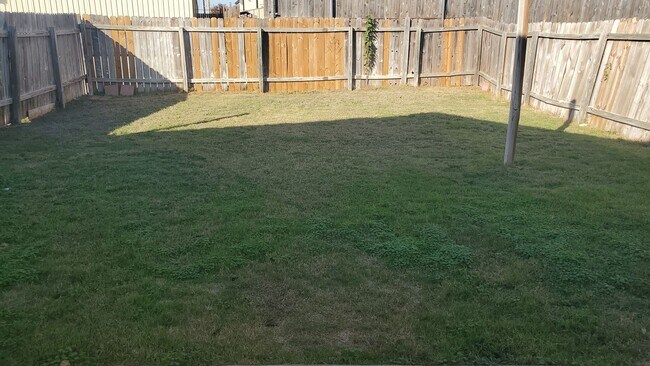 Building Photo - 133.135 Marvin Cove