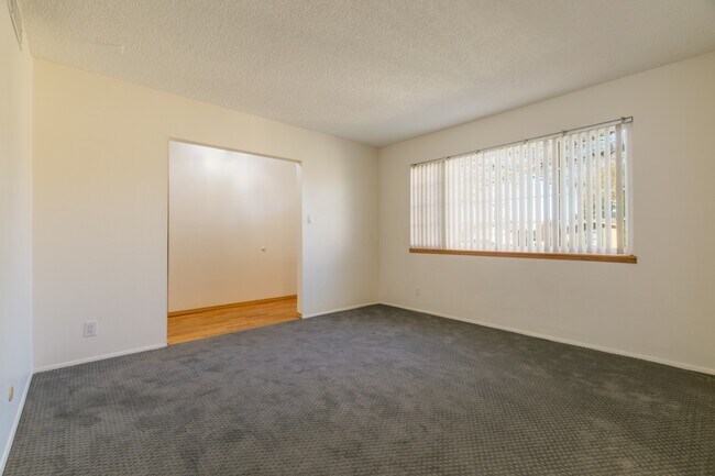 Building Photo - 1612 Pablo Ct NE