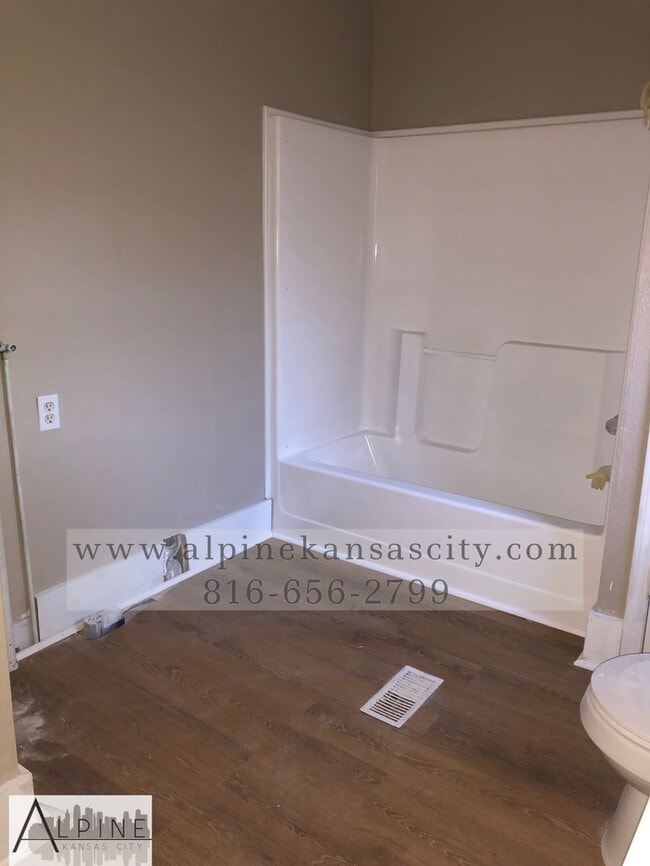 Building Photo - Cute Home in Excelsior Springs