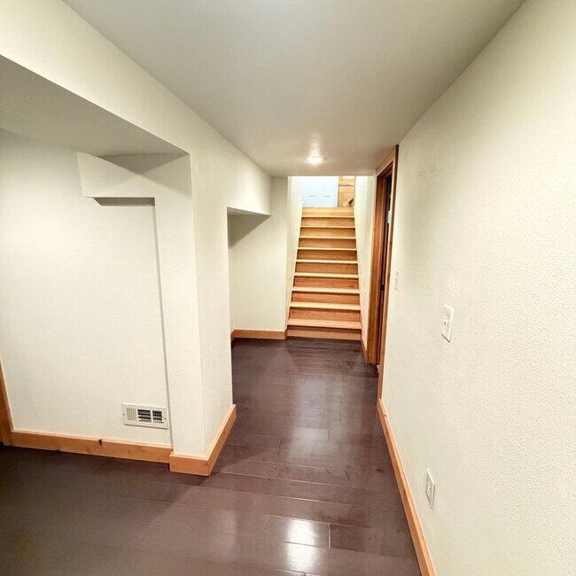 Building Photo - 3025 E 15th Ave