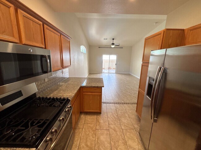 Building Photo - ***MOVE-IN SPECIAL!!!*** 2-Bedroom, 2-Bathroom Townhome located in Henderson, Nevada