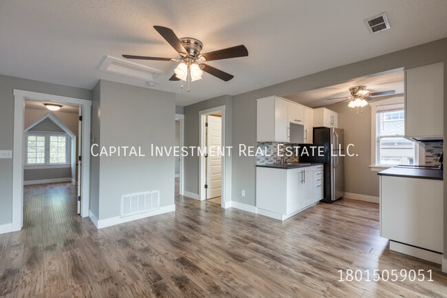 Building Photo - 212 B St E